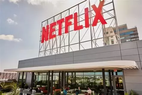 Netflix's $82B Warner Bros. Bid: A Hollywood Reckoning